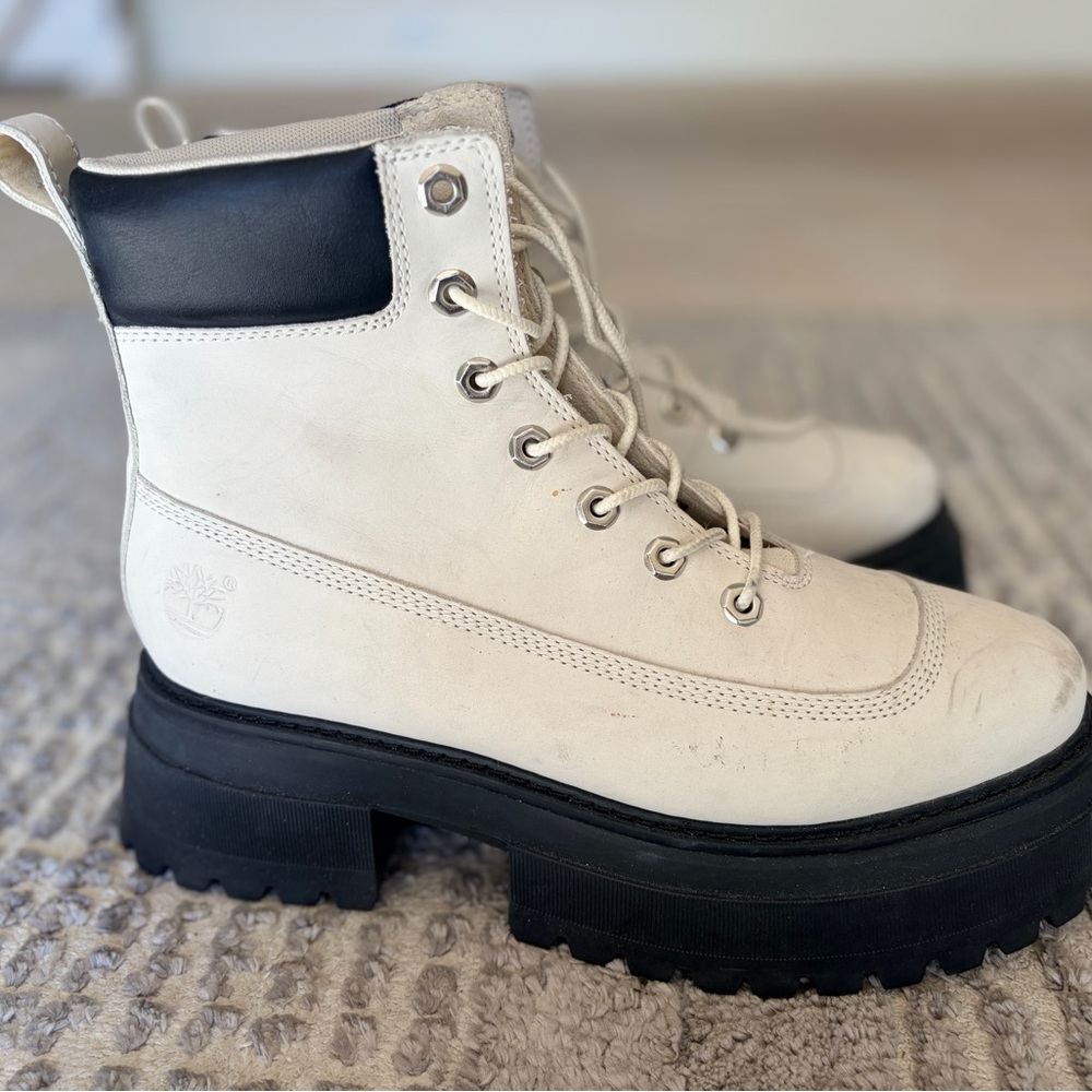 Timberland Women's Size 9 Cream and Black Leather Boots - Picture 4 of 10